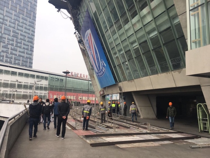 而费建中听了这些话，心中对自己这个孙女，也是更多了些许感动和认可。